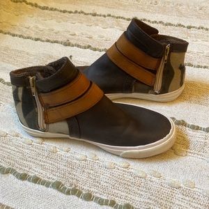 Blowfish Camouflage Boots